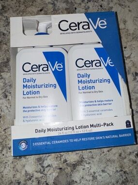 CeraVe Daily Moisturizing Lotion Twin Pack - White and Blue